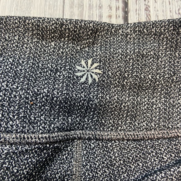 Athleta Static Drifter Gray Capri. Size Small. - Picture 7 of 13